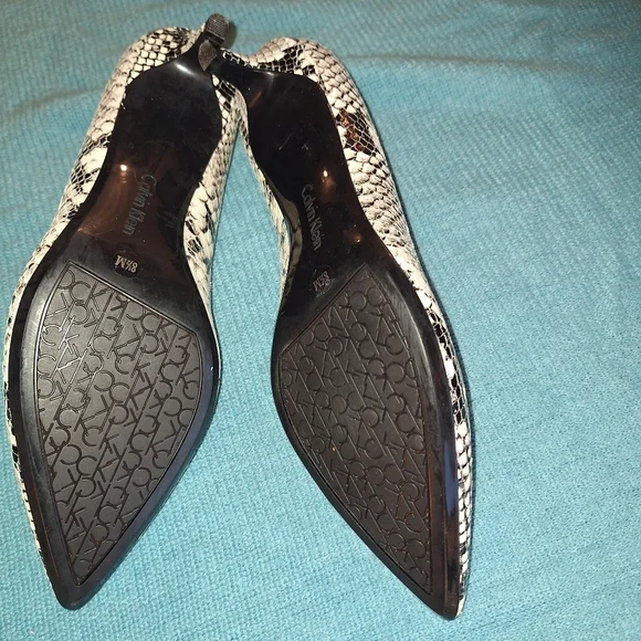 Calvin Klein leather animal print heels NWOT SIZE 8 1/2 - Picture 2 of 5